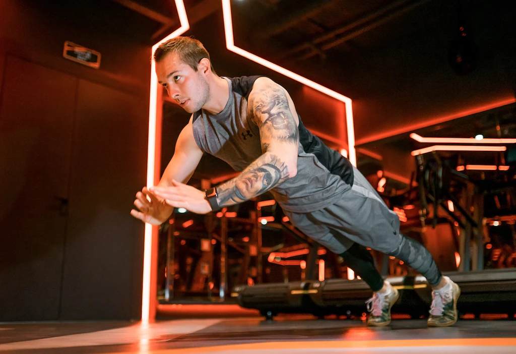 HARPER'S BAZAAR: Что такое тренировки Bootcamp и почему их обожают звезды. Все о спортивном тренде рассказал Лев Поздняков — фитнес-директор первой bootcamp-студии в России