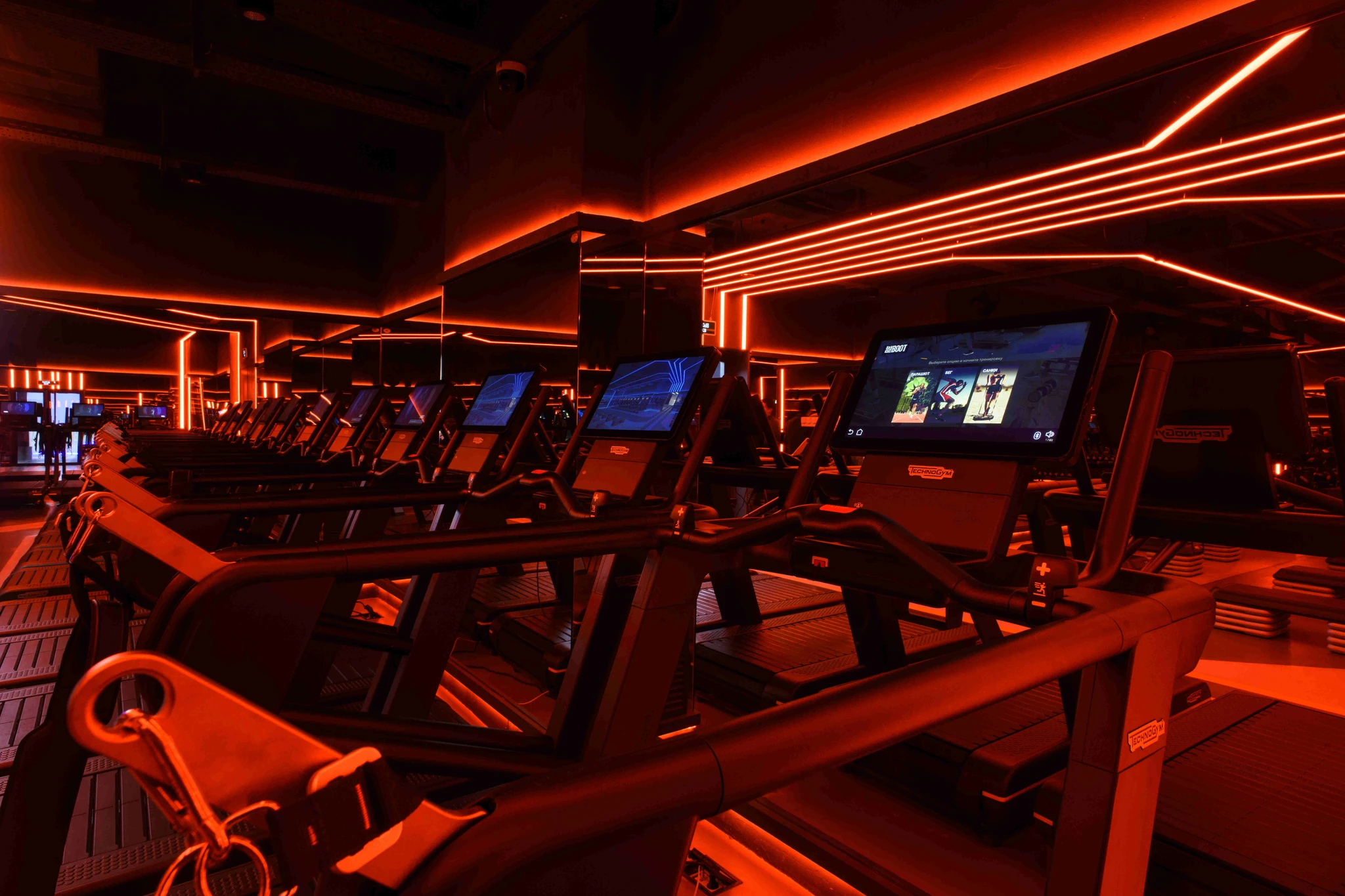 Лучшие в мире беговые дорожки TECHNOGYM SKILLRUN