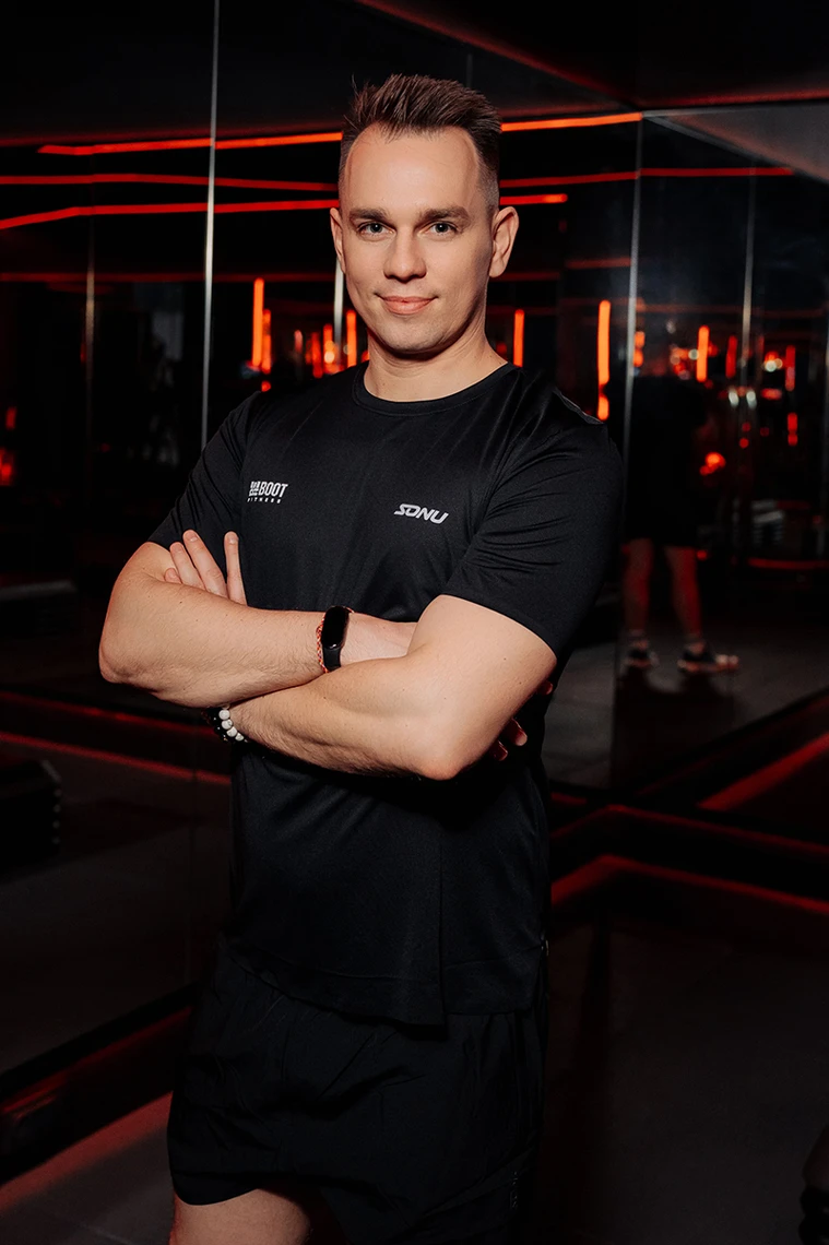 Андрей: Цельтесь в луну, даже если промахнетесь, будете среди звёзд